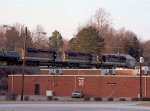 SOU 7047 leads a train towards Glenwood Yard